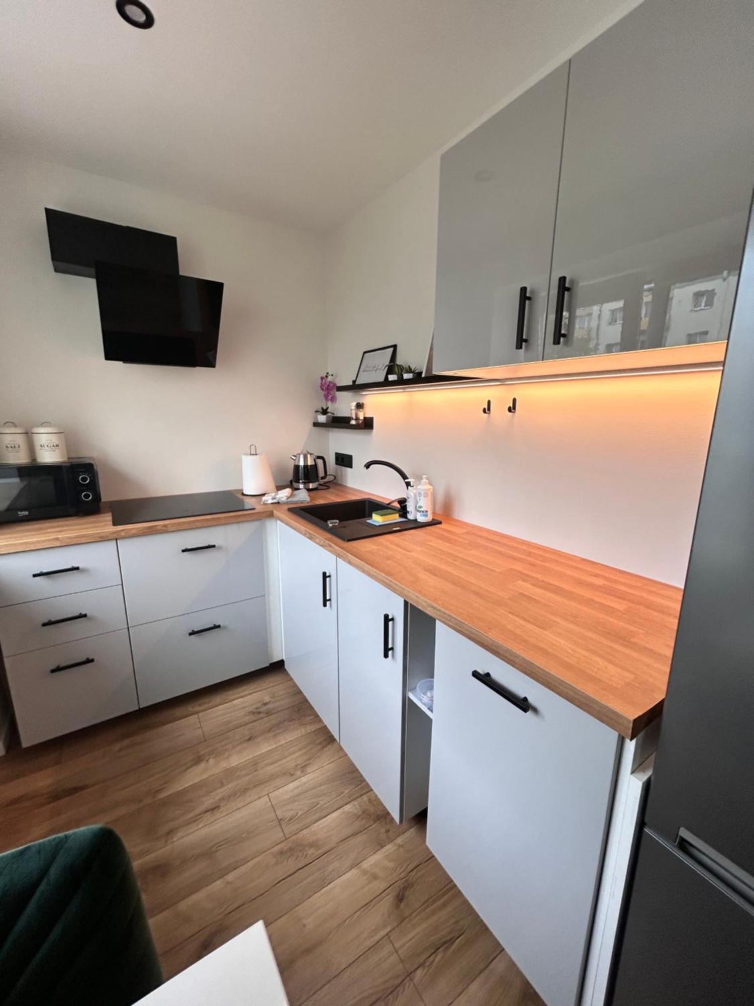 Modern Seaside - Elkonu Street Apartment